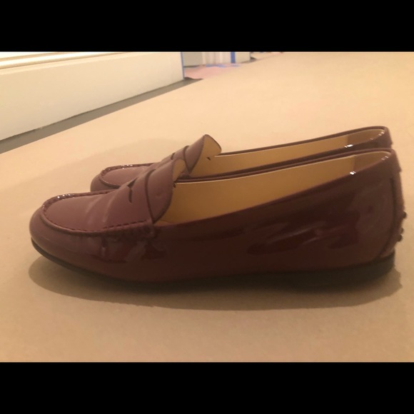 Tods cranberry colored patent loafers women’s - Picture 3 of 6